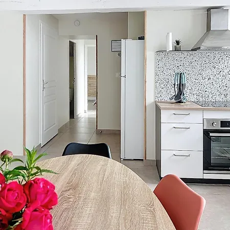 Le Du Cerf De Montmacq